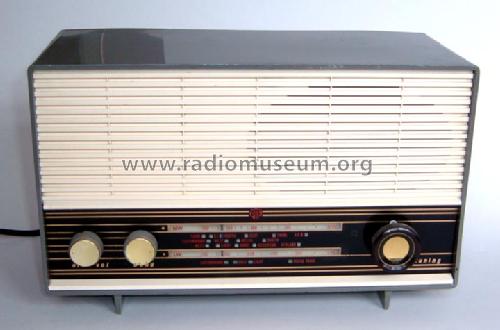 R33; Pye Ltd., Radio (ID = 142179) Radio