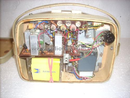 Simonetta-MW/LW/KW-Transistoren-Koffer K-799 ; QUELLE GmbH (ID = 1077424) Radio