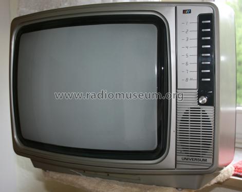 Universum Portable Colour TV Bestell Nr. 004.770 4; Ch= 83P-D14; QUELLE GmbH (ID = 1455261) Fernseh-E