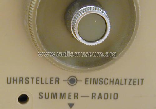 Universum Uhrenradio W2706 Best.Nr. 06061; QUELLE GmbH (ID = 1487153) Radio