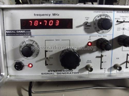 Synthesised Signal Generator 9081; Racal Engineering / (ID = 1649811) Equipment