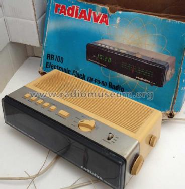 Radio-Réveil Électronique 3 gammes RR100; Radialva, Véchambre (ID = 2088667) Radio