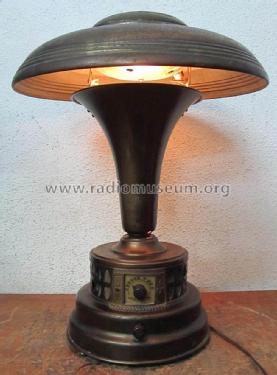 500 ; Radio Lamp Company; (ID = 1656703) Radio