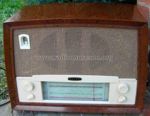 218AC; Radio Rentals; (ID = 1202191) Radio