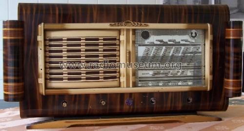 Airby 700; Radio Test; Paris (ID = 341111) Radio