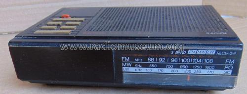 Electronic Clock Radio D4142 /78S; Radiola marque (ID = 2766261) Radio