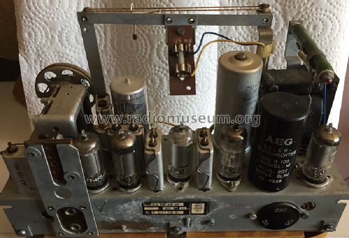 RA395AB /49; Radiola marque (ID = 2122886) Radio