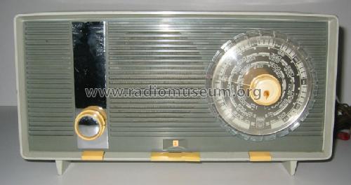 RA 231 A; Radiola marque (ID = 302166) Radio