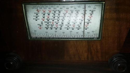 300 S; Radiopron Radio F. (ID = 2229278) Radio