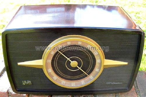 1R81 'Livingston' Ch= RC-1102C; RCA RCA Victor Co. (ID = 275729) Radio