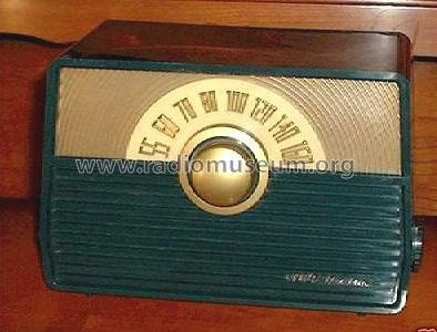 1X53 Ch= RC 1104C; RCA RCA Victor Co. (ID = 235077) Radio