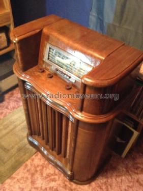 211K Ch= RC-571; RCA RCA Victor Co. (ID = 1402352) Radio