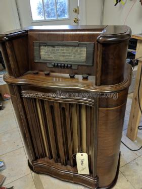 211K Ch= RC-571; RCA RCA Victor Co. (ID = 2375078) Radio