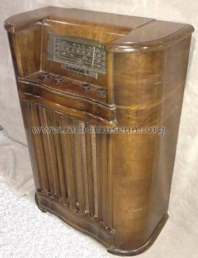 29K Ch= RC-570; RCA RCA Victor Co. (ID = 2352417) Radio