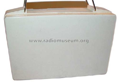 2B402 Ch= RC-1114; RCA RCA Victor Co. (ID = 485323) Radio