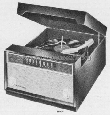 2US7 Ch= RC-1117A; RCA RCA Victor Co. (ID = 1232654) Radio