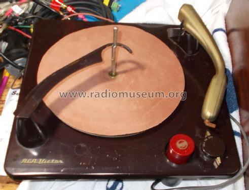 2US7 Ch= RC-1117A; RCA RCA Victor Co. (ID = 2884387) Radio