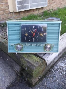 3RD45 Ch= RC-1202AC; RCA RCA Victor Co. (ID = 2689006) Radio