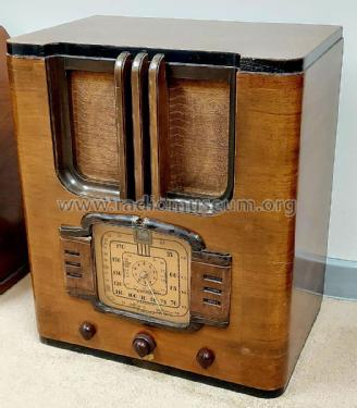 810T ; RCA RCA Victor Co. (ID = 2763102) Radio
