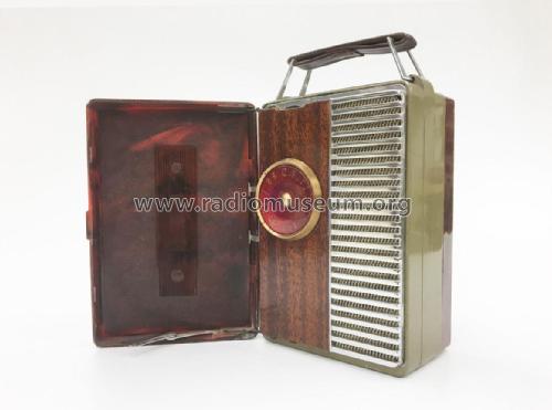 8B41 Ch= RC-1069; RCA RCA Victor Co. (ID = 2256213) Radio