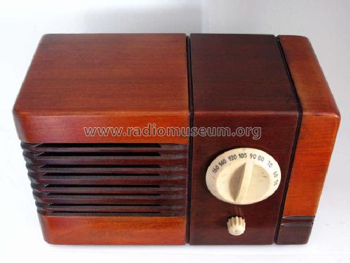 9TX-3 'Little Nipper - 2nd'; RCA RCA Victor Co. (ID = 1429796) Radio