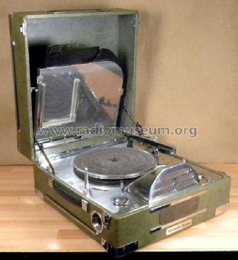 Battery Operated Electrical Phonograph Special L; RCA RCA Victor Co. (ID = 1061490) R-Player