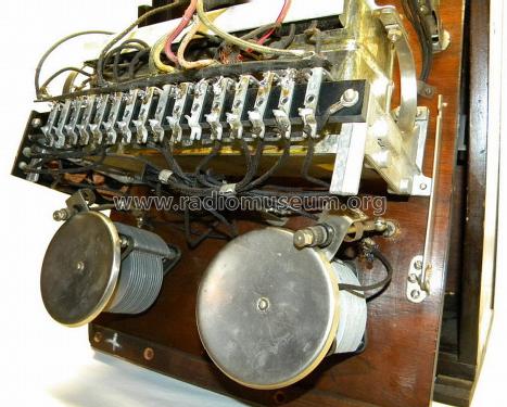 Brunswick-Radiola Superheterodyne AR-813; RCA RCA Victor Co. (ID = 1205054) Radio