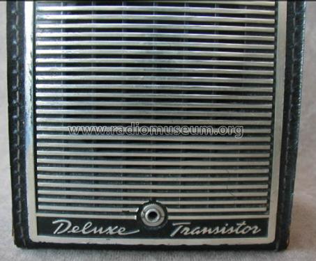 Deluxe Transistor ; RCA RCA Victor Co. (ID = 1465123) Radio