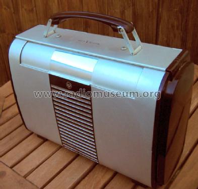 Globe-Trotter 8BX6 Ch= RC-1040D; RCA RCA Victor Co. (ID = 1346735) Radio