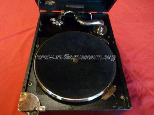 Gramophone J2-20; RCA RCA Victor Co. (ID = 1455169) TalkingM