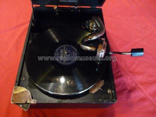 Gramophone J2-20; RCA RCA Victor Co. (ID = 1455170) TalkingM
