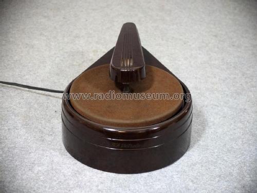 R100 Victrola Attachment ; RCA RCA Victor Co. (ID = 2448732) Reg-Riprod