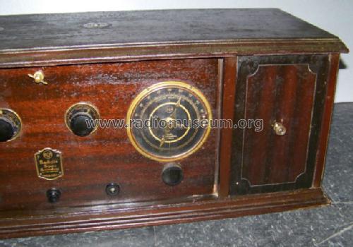 Radiola Superheterodyne AR-812 'Semi-Portable'; RCA RCA Victor Co. (ID = 1185119) Radio