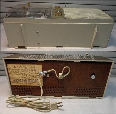 RFS 15 W Ch= RC-1210E; RCA RCA Victor Co. (ID = 1536477) Radio