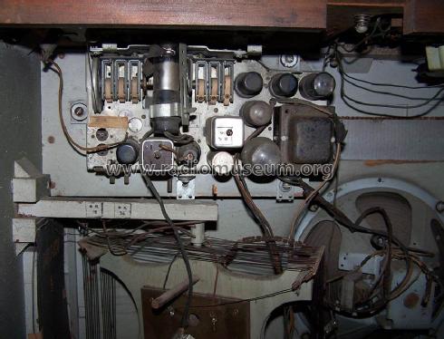 Victrola U43 Ch= RC-498E; RCA RCA Victor Co. (ID = 1352080) Radio