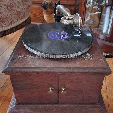 Victrola VV-IV; RCA RCA Victor Co. (ID = 3123795) TalkingM