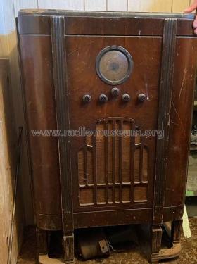 242 ; RCA Victor (ID = 2651134) Radio