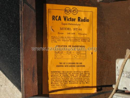 BT-44 ; RCA Victor (ID = 880711) Radio
