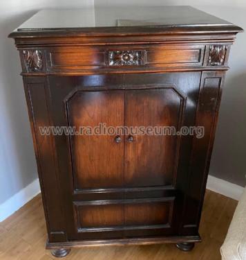 C-166 Credenza ; RCA Victor (ID = 2558948) TalkingM