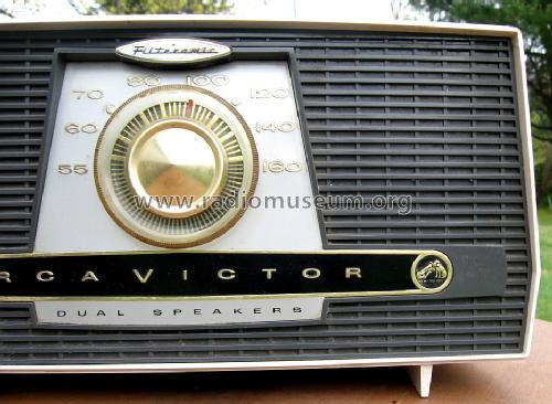 Filteramic Dual Speakers X411; RCA Victor (ID = 1473210) Radio