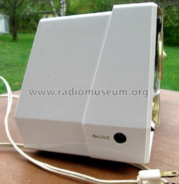 Filteramic Dual Speakers X411; RCA Victor (ID = 1473212) Radio