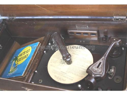 Victrola D22-1; RCA Victor (ID = 670140) Radio