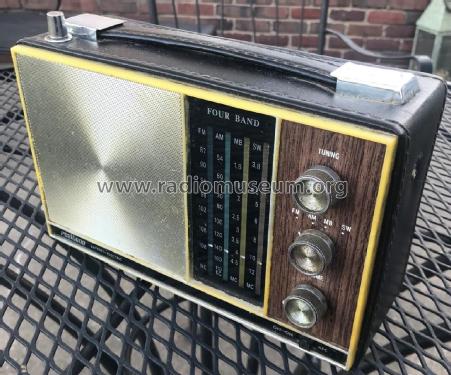 Four Band Battery Electric 14 Transistor 2424; Realtone Electronics (ID = 2249327) Radio