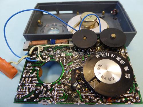 AM-FM Eight Transistor TR-2884; Realtone Electronics (ID = 2083643) Radio