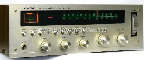 R-2200; Realtone Electronics (ID = 630772) Radio