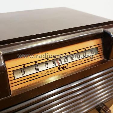 W801; Regal; New York NY (ID = 2379044) Radio