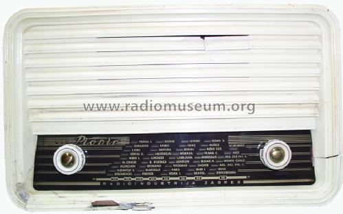 Pionir 58; RIZ, Radio (ID = 920181) Radio