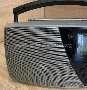 PLL Digital 3 Band Receiver R 9905; Roberts Radio Co.Ltd (ID = 2907359) Radio