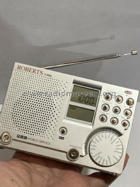 PLL World Service 9 Band Travelling Lite 2 R 9968; Roberts Radio Co.Ltd (ID = 2753220) Radio