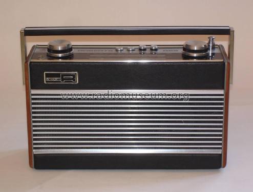 R25; Roberts Radio Co.Ltd (ID = 2641986) Radio